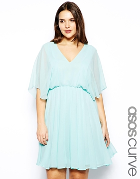Illustration for article titled What dress would be the best "Elsa" dress for Halloween?